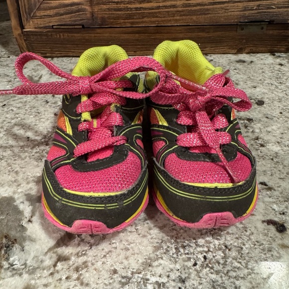 Danskin Now Sneakers toddler size 7 - Picture 3 of 7